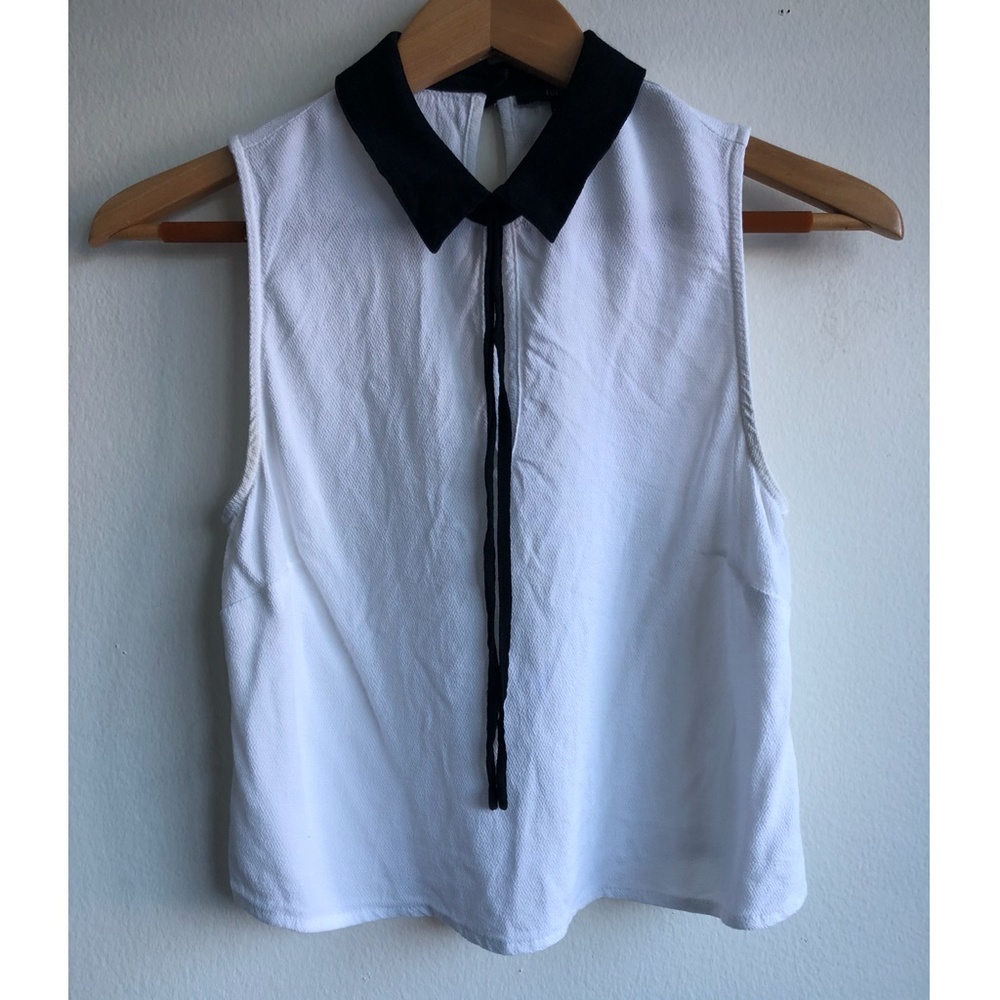 Forever 21 Size S Collared Blouse Sleeveless Crop